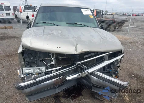 1998 Chevrolet C1500 Fleetside z USA, uszkodzony, nr VIN 2GCEC19R8W1227261